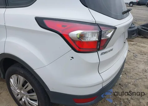 2017 Ford Escape S z USA, uszkodzony, nr VIN 1FMCU0F75HUE07639